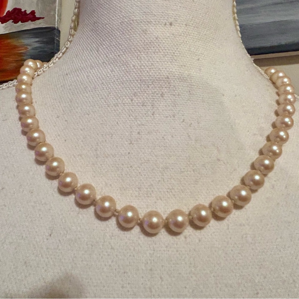 Signed Monet Cream Faux Pearl knotted Necklace.Timeless & Elegant - Picture 16 of 16